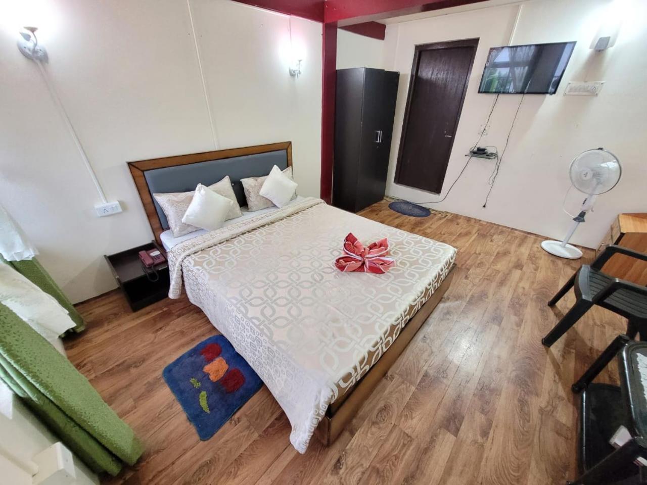 Abode Me Me Ai Haven Otel Çerapunçi Dış mekan fotoğraf